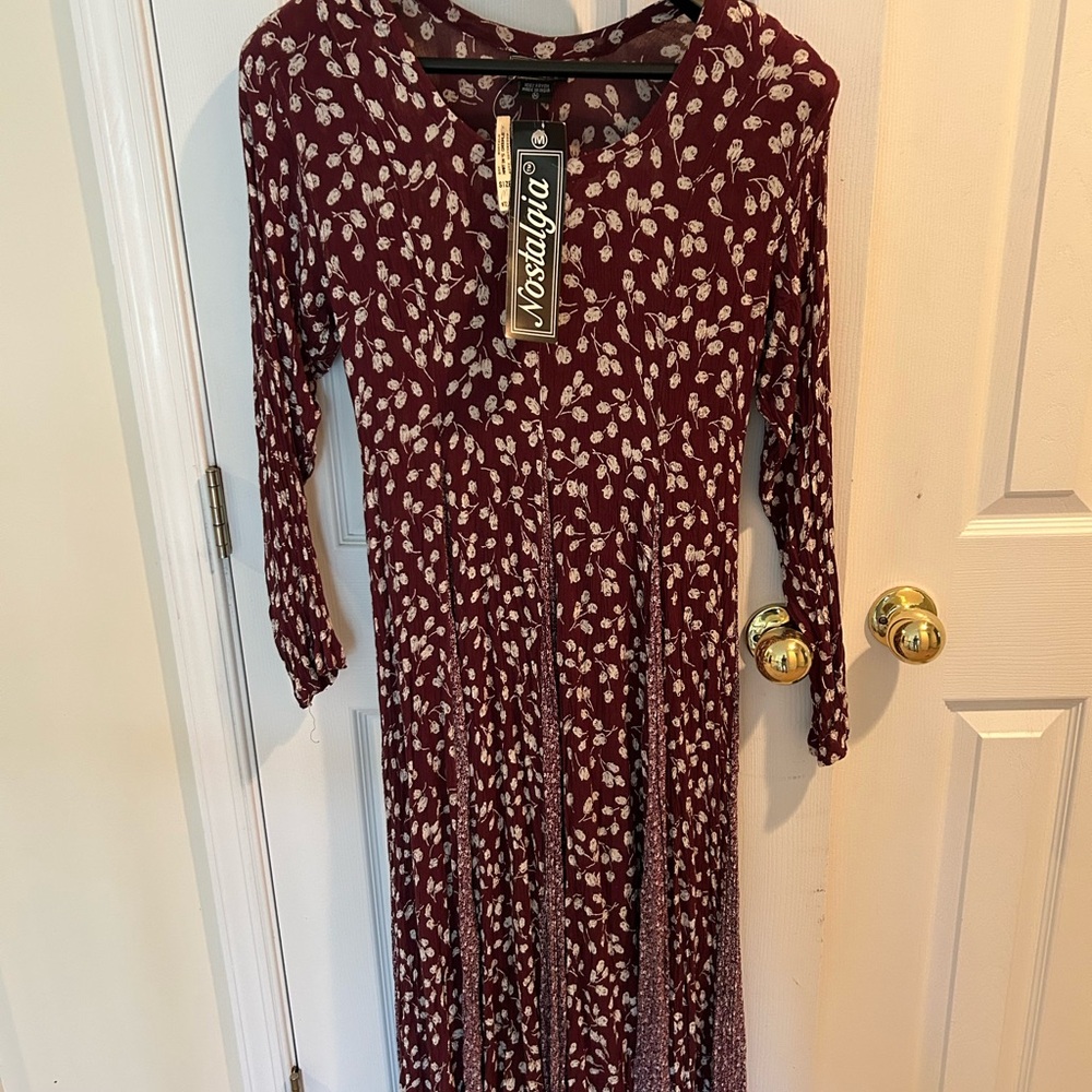 Nostalgia Vintage NWT Burgundy Floral Print MAXI dress with Ivory Rose Motif